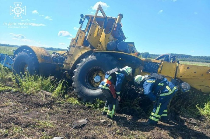 
В Харьковской области тракторист подорвался на противотанковой мини
