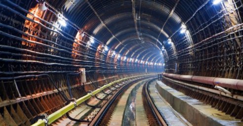 Харьковчанам запрещено перемещаться по тоннелям метро