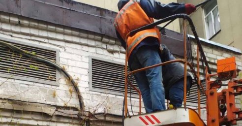 В Харькове продолжают восстанавливать наружное освещение