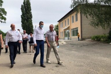 В Барвенковской ЦРБ начали ремонт кровли поликлинического отделения