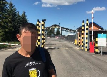 Отсидевшего угонщика из РФ выдворили из Украины