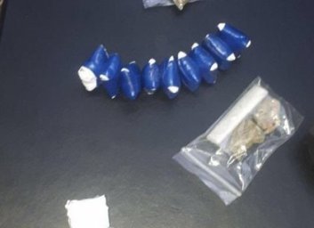 Перекур на детской площадке дорого обошелся парню с закладками