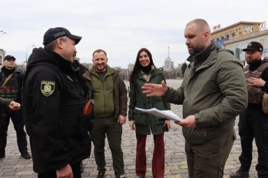 Полицейские Харьковщины и госпиталь МВД получили новую карету скорой помощи