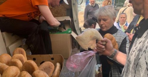 Харьковчан обеспечивают продуктами питания