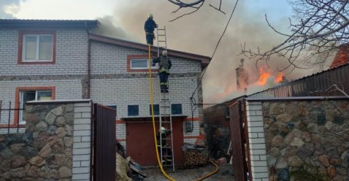 За прошедшие сутки пожары из-за обстрелов произошли почти во всех районах Харькова
