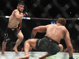 Бой без правил: Хабиб Нурмагомедов победил Конора Макгрегора (ФОТО, ВИДЕО)