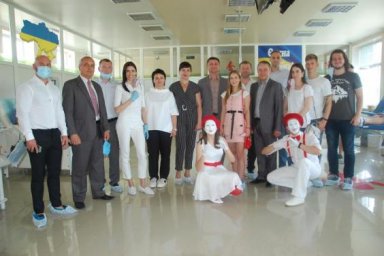 Жители Харьковщины получили удостоверения &laquo;Почетный донор Украины&raquo;