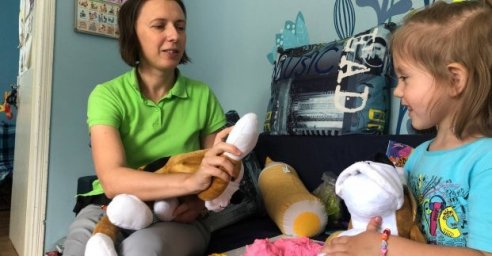 
Харьковская детская больница получила в подарок терапевтические игрушки «Хибуки»
