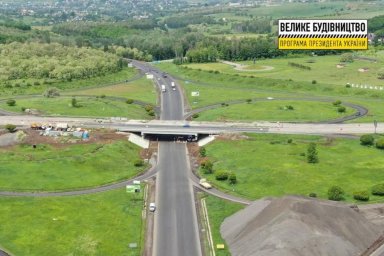 На дороге Харьков &ndash; Щербаковка (на Белгород) проводится ремонт моста