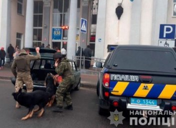 В Полтаве нетрезвый харьковчанин «заминировал» один из вокзалов, но был задержан и снят с поезда на 