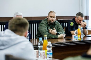 Олег Синегубов провел встречу с руководителями харьковских супермаркетов и торговых сетей