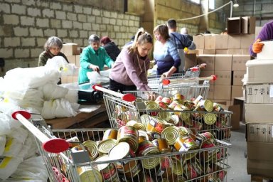 
Щодня у Харкові формують до 4 тисяч продуктових наборів для деокупованих громад області
