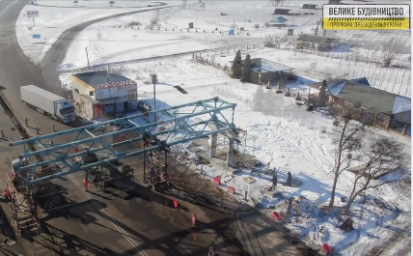 В этом году стартовали работы по строительству надземного пешеходного перехода возле экопарка