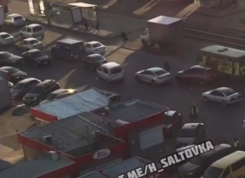 Крупное ДТП: столкнулись четыре авто (ВИДЕО)