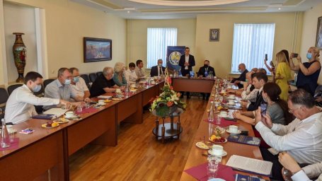 Алексей Кучер и нардепы встретились с харьковскими юристами, принимавшими участие в разработке Конст