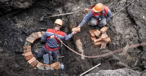 
В Основянском районе восстанавливают поврежденные взрывом сети водоотведения
