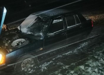 Угнанный автомобиль нашли посреди поля