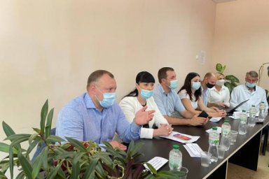 Михаил Черняк встретился с коллективом Валковской ЦРБ