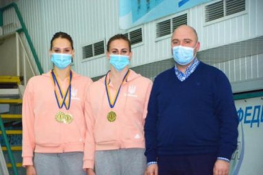 Первый день чемпионата Украины по синхронному плаванию принес Харьковской области три золотые медали