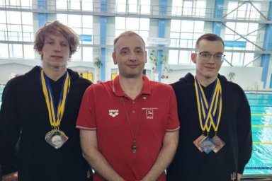 Харьковские пловцы завоевали награды чемпионатов Украины