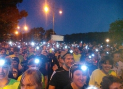 Бежать ночью с фонариками по парку Горького собрались 200 харьковчан