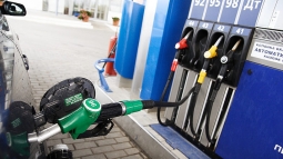 Постановлением Кабмина цена на бензин повысится еще на 2 гривны - эксперт
