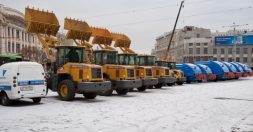 Харьков от снега убирают более 150 единиц спецтехники