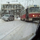 21 января, Московский проспект. С рельс сошел трамвай №5. Инцидент произошел на спуске с моста через реку Харьков