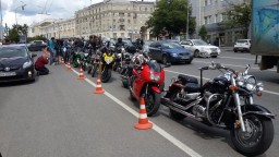 В Харькове протестуют байкеры