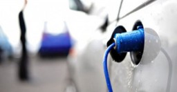 На муниципальных парковках появятся зарядки для электромобилей