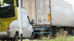 На украинско-польской границе в очередях простаивает почти 600 автомобилей