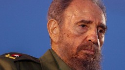 Урну с прахом Фиделя Кастро провезут по Кубе перед захоронением