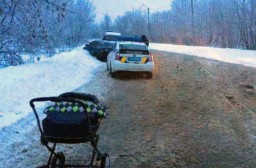 Пьяный водитель сбил мать, подростка и младенца в коляске