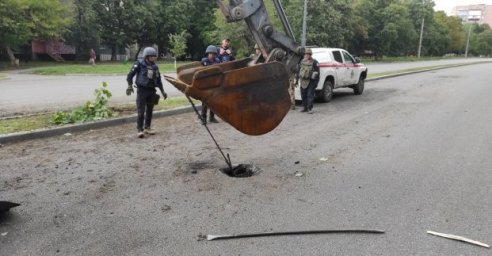 
Харьковские спасатели ликвидировали пять пожаров из-за обстрелови 25 боеприпасов
