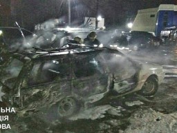 На Салтовке подожгли два автомобиля