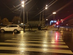 Есть пострадавшие: в центре Харькова Hyundai смял "Жигули"