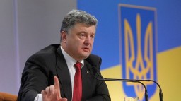 Порошенко: Решения облсоветов по блокаде Донбасса расшатывают ситуацию в стране