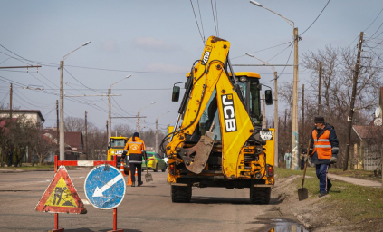 В Харькове ремонтируют дороги
