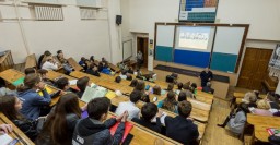 Украинские школьники обсуждают в Харькове проблемы Е-добавок и облачных технологий