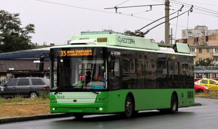 У Харкові на один день змінять маршрути трамваїв і тролейбусів: які напрямки працюватимуть по-новому