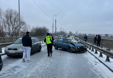 Полиция выясняет обстоятельства ДТП в Змееве