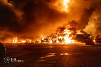 Российские удары по Харькову: погиб мужчина, повреждены склады, автобусы и грузовики