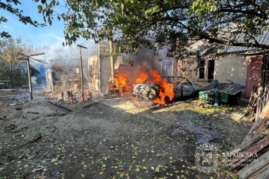 Російські атаки пошкодили будинки, автомобілі та електромережі на Харківщині: є поранені