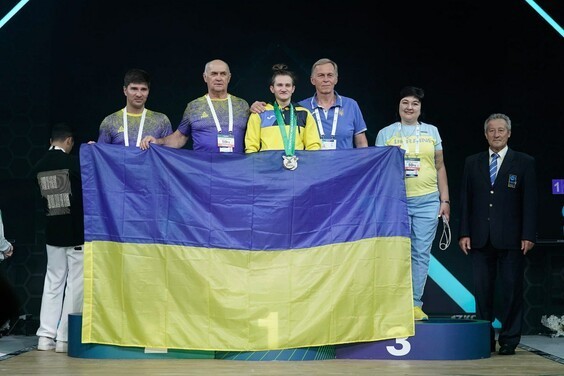 
Каміла Конотоп стала срібною призеркою чемпіонату світу з важкої атлетики
