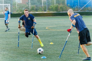 Харківщина розвиває безбар&rsquo;єрний спорт: ветерани та люди з інвалідністю грають в ампфутбол