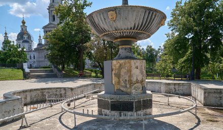 Соборный сквер в центре Харькова реконструируют по возвращении территории в собственность городского общества