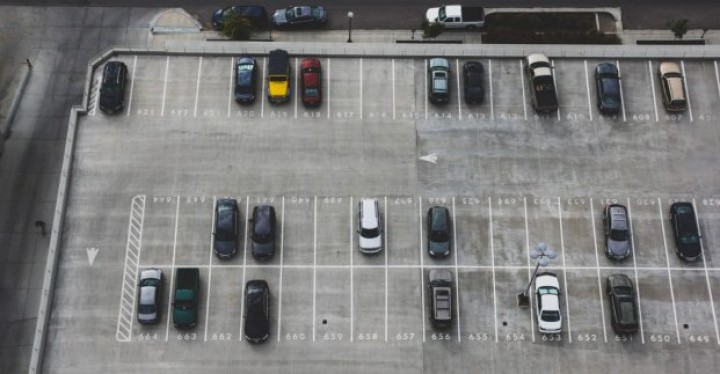 У Харкові відновлюють паркувальні майданчики
