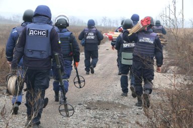 В Харьковской области на мине взорвался спасатель