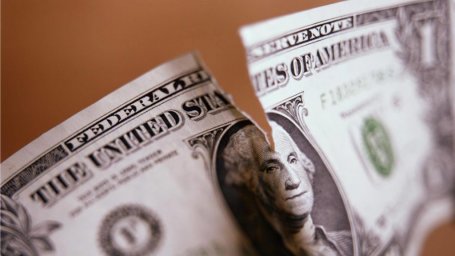 НБУ разъяснил, куда обращаться для обмена значительно поврежденных банкнот иностранных валют