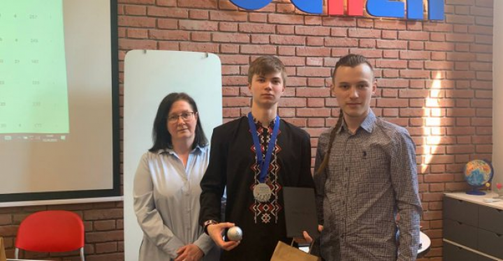 Харьковские школьники завоевали медали на всеукраинской олимпиаде по информатике
